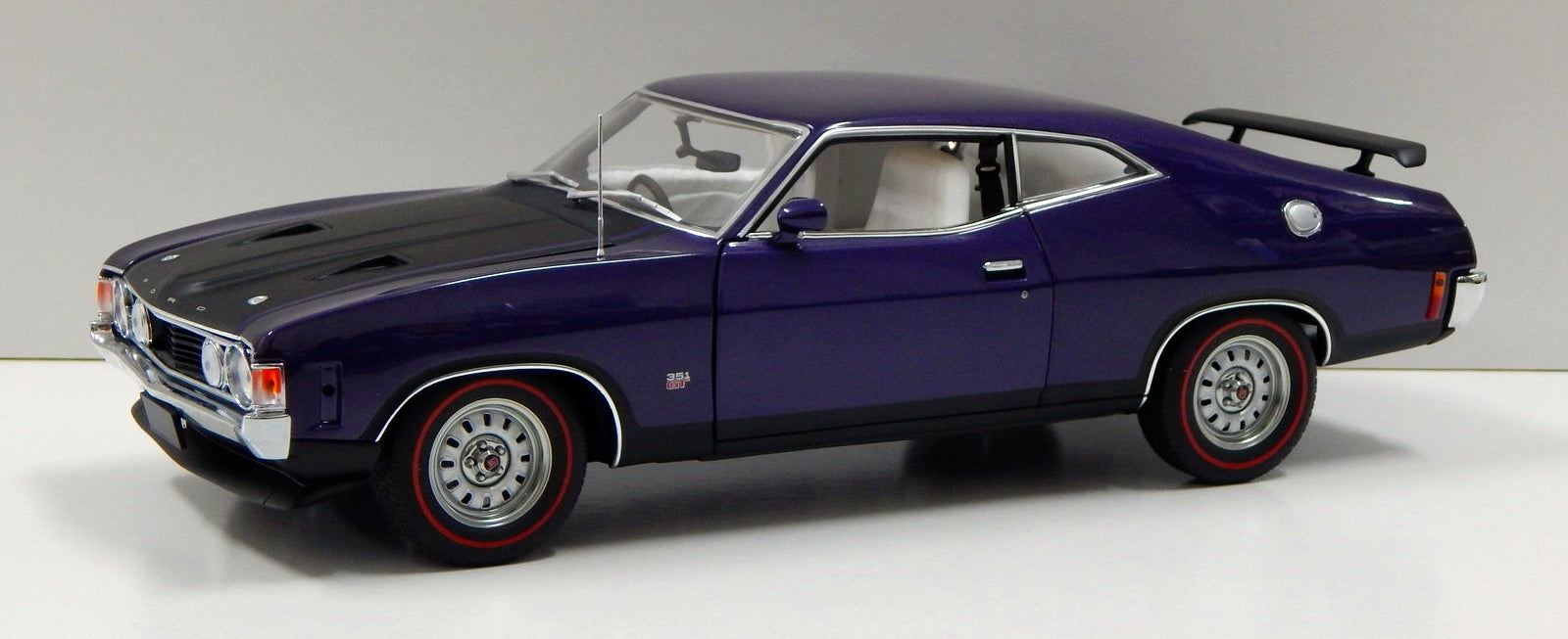 1:18 Ford XA Falcon GT Hardtop - Wild Violet/White Interior