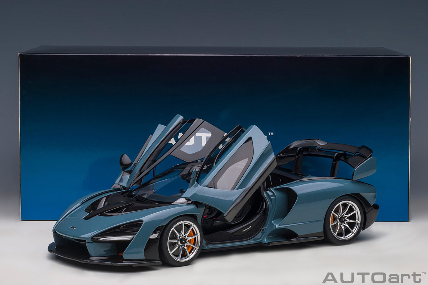 1:18 McLaren Senna - Vision Victory /Grey - AUTOart - 76077