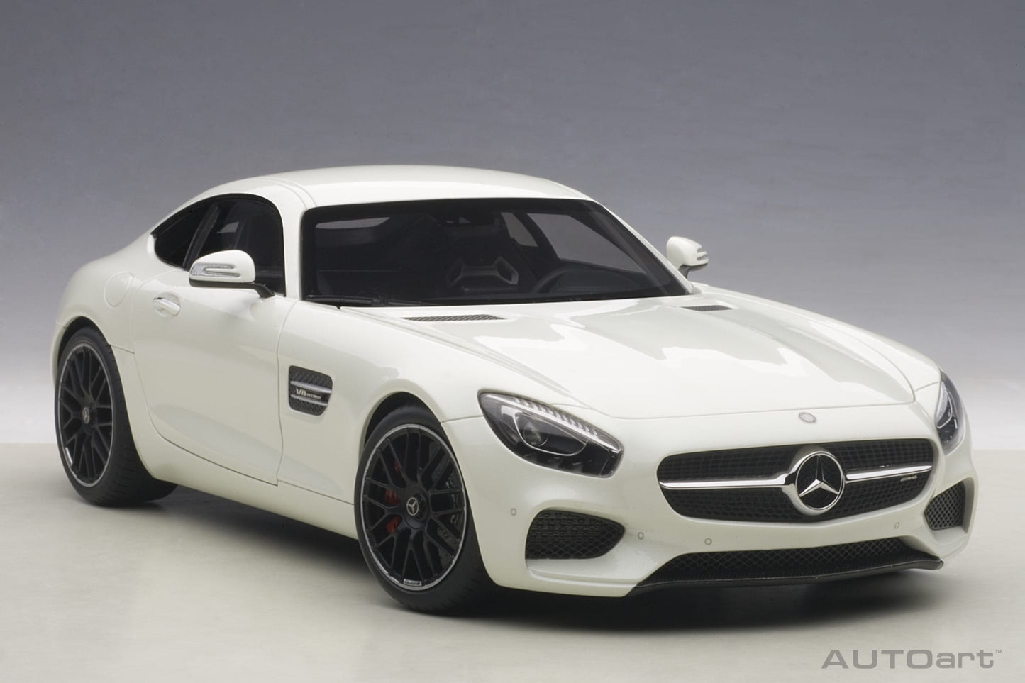 1:18 Mercedes-Benz AMG GT S - White - AUTOart - 76311