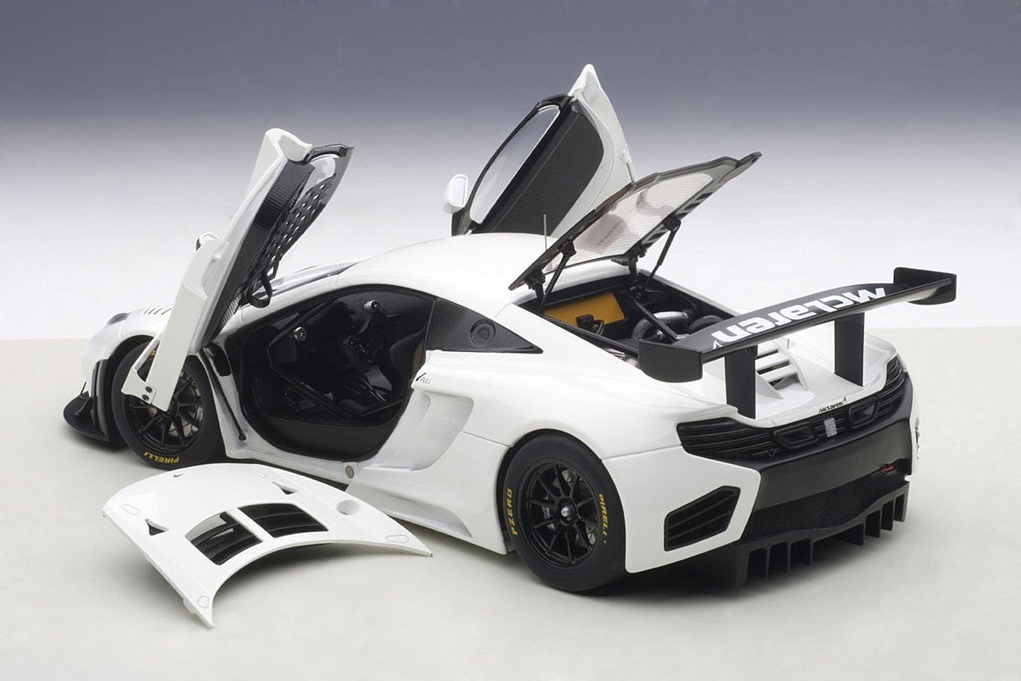1:18 McLaren 12C GT3 - White - AUTOart - 81341