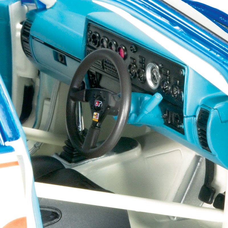 1:18 Holden VK Commodore #05 - 1986 - Bathurst - Mobil Holden Dealer Team - Peter Brock - Classic Carlectables - 18332