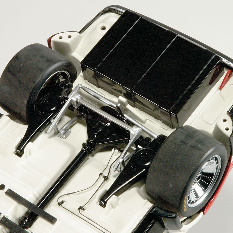 1:18 Holden VH Commodore #05 - 1982 - Bathurst Winner - Holden Dealer Team - Peter Brock - Classic Carlectables - 18333