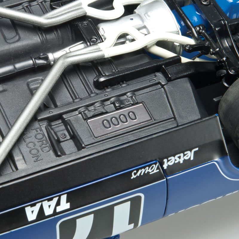 1:18 Ford XB Falcon GT #17 - 1977 - ATCC - Bryan Byrt Ford - Dick Johnson - Classic Carlectables - 18590