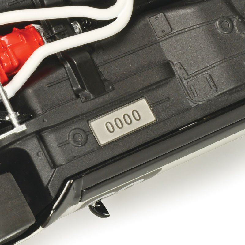 1:18 Holden LX A9X Torana #05 - 1979 - Bathurst Winner - Holden Dealer Team - Peter Brock - Classic Carlectables - 18674