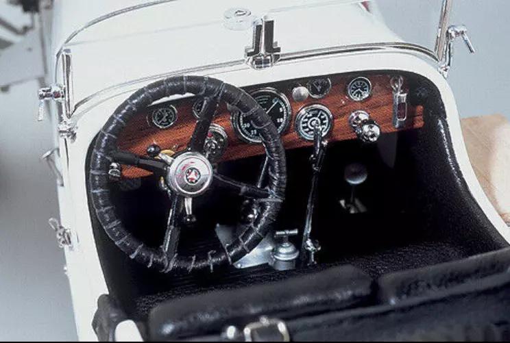 1:18 Mercedes-Benz SSKL #87 - Mille Miglia Winner - 1931 - Rudolf Caracciola - CMC Models - M-055