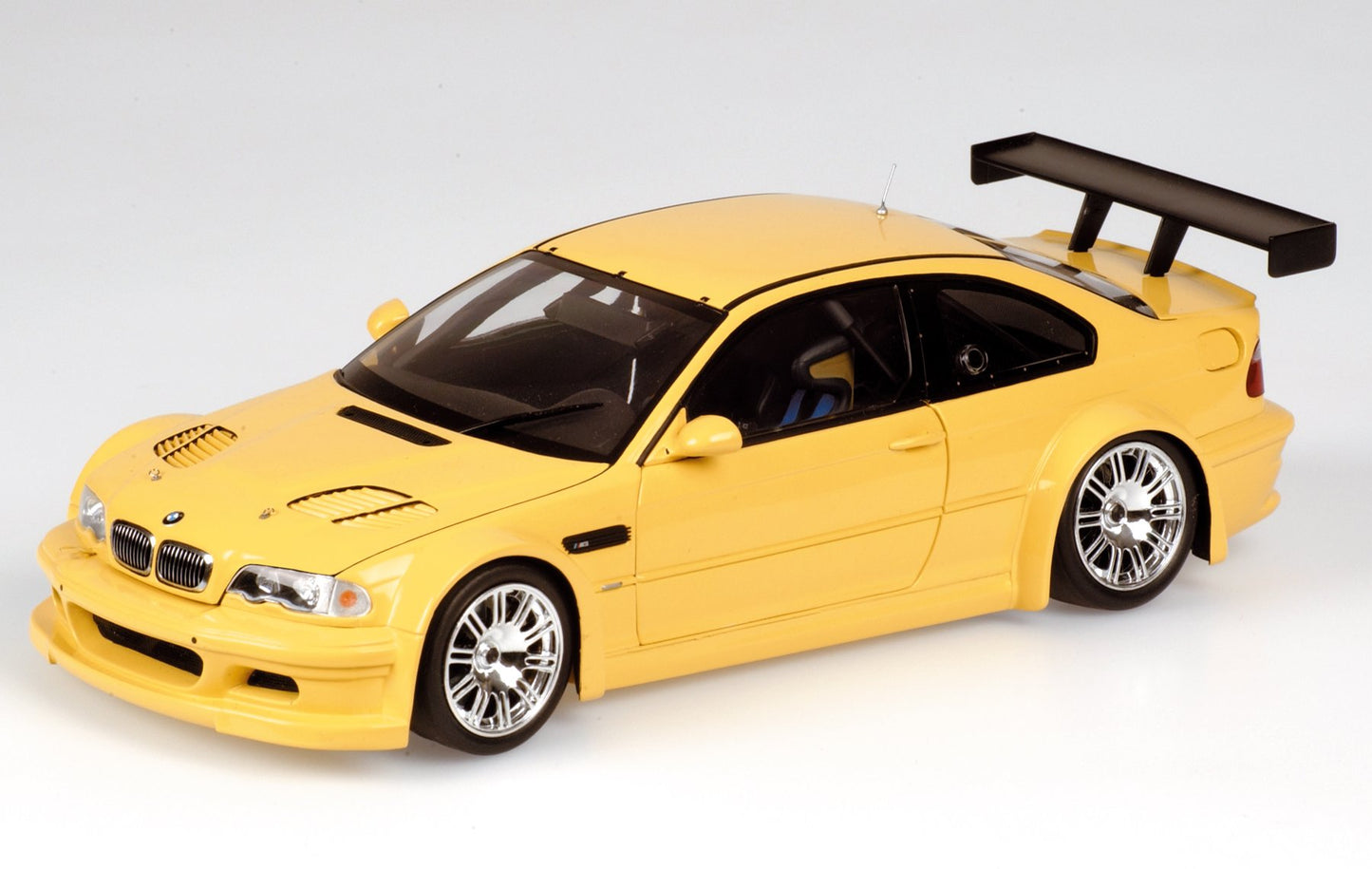 1:18 BMW M3 GTR Street - 2001 - Yellow - Minichamps - 100 012104