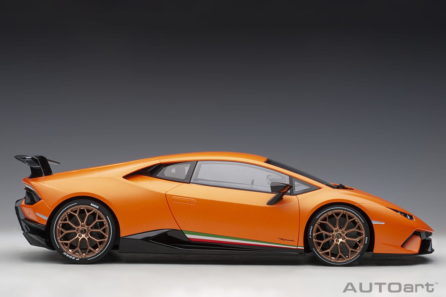 1:12 Lamborghini Huracan Performante - Arancio Anthaeus/Matt Orange - AUTOart - 12076
