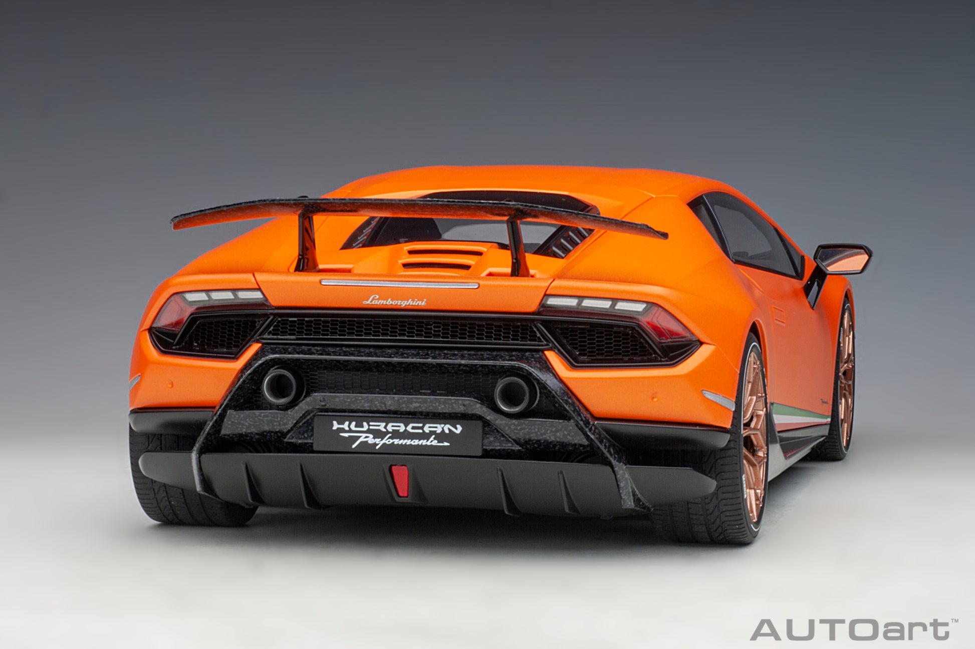 1:12 Lamborghini Huracan Performante - Arancio Anthaeus/Matt Orange - AUTOart - 12076