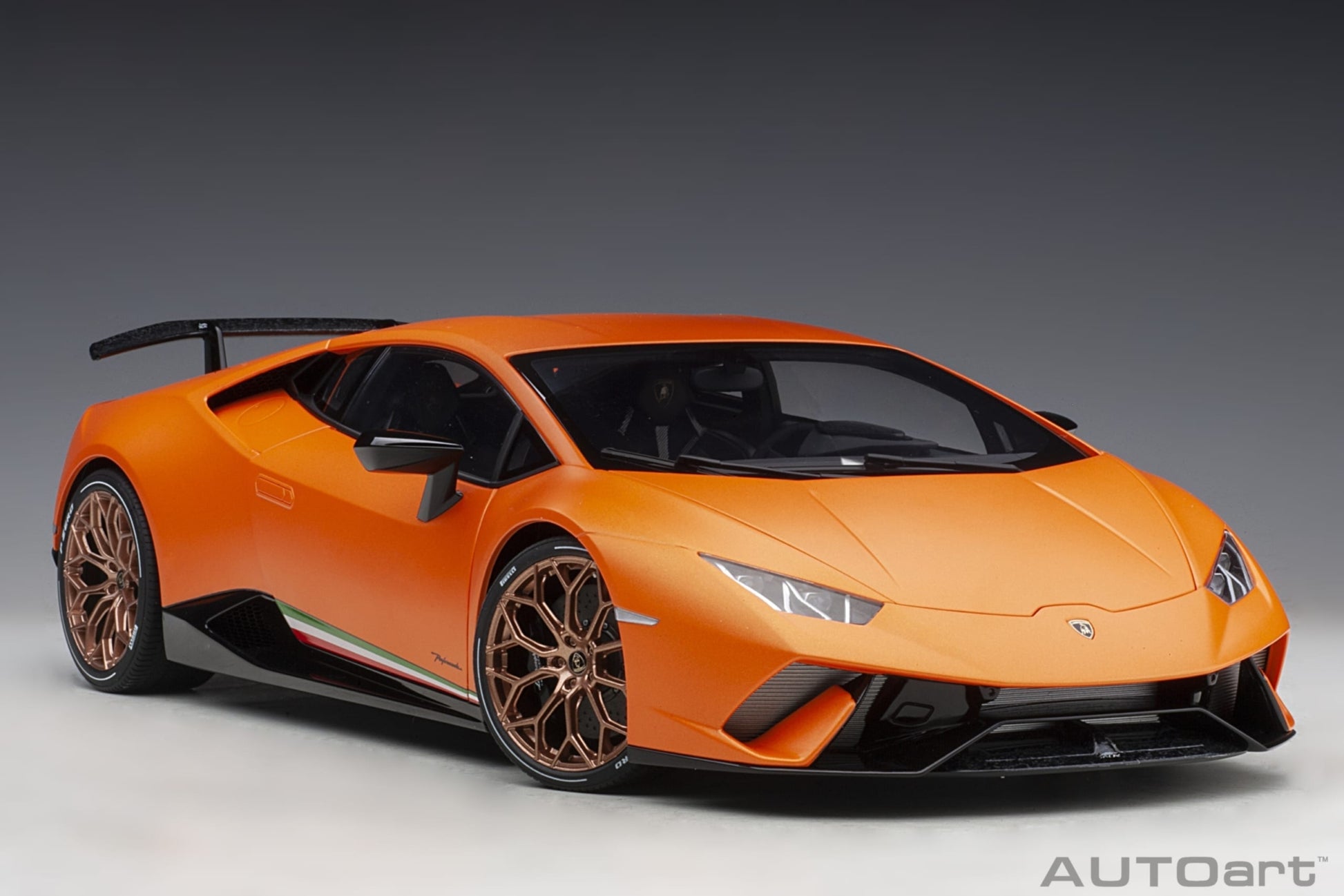 1:12 Lamborghini Huracan Performante - Arancio Anthaeus/Matt Orange - AUTOart - 12076