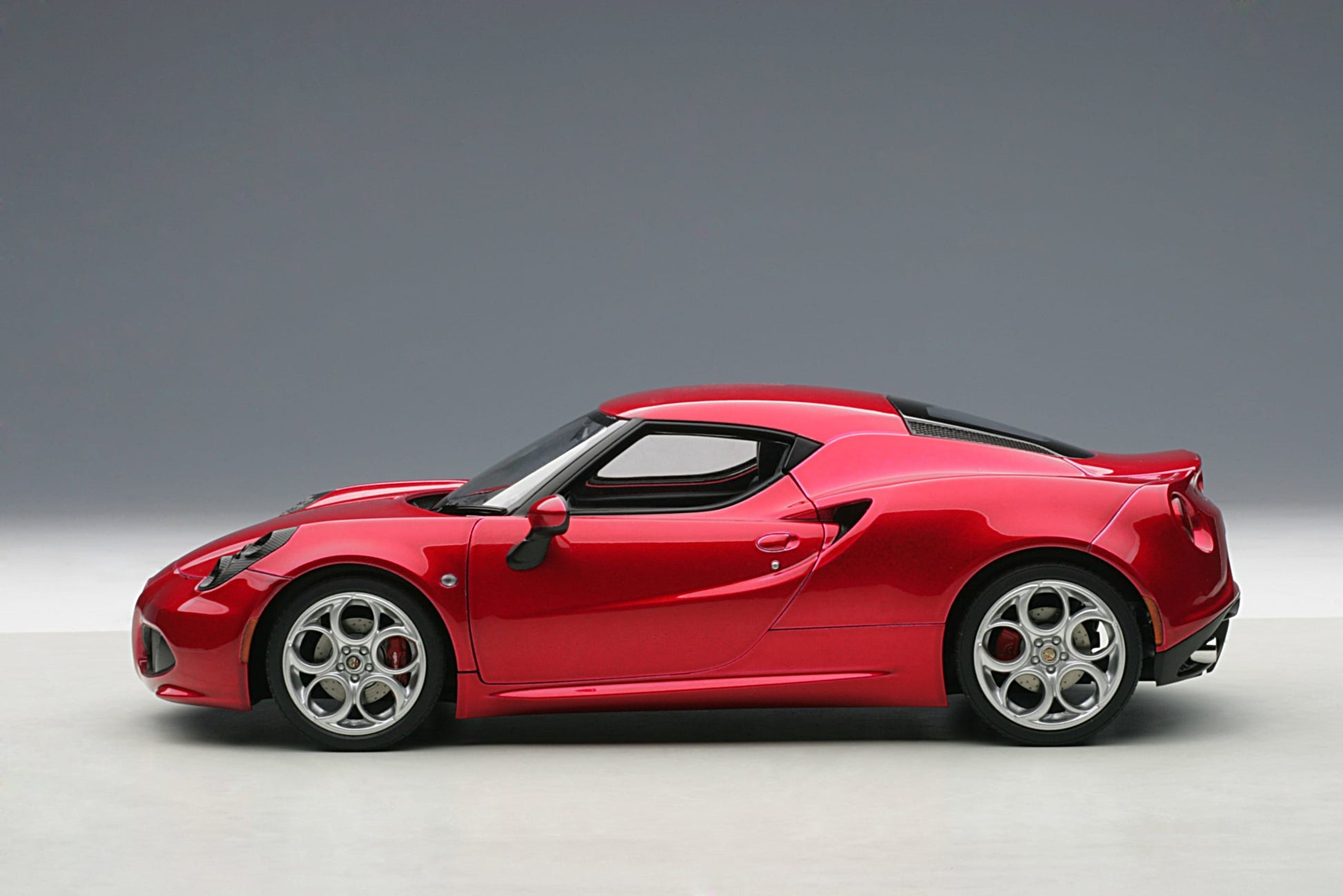 1:18 Alfa Romeo 4C - Red - AUTOart - 70186