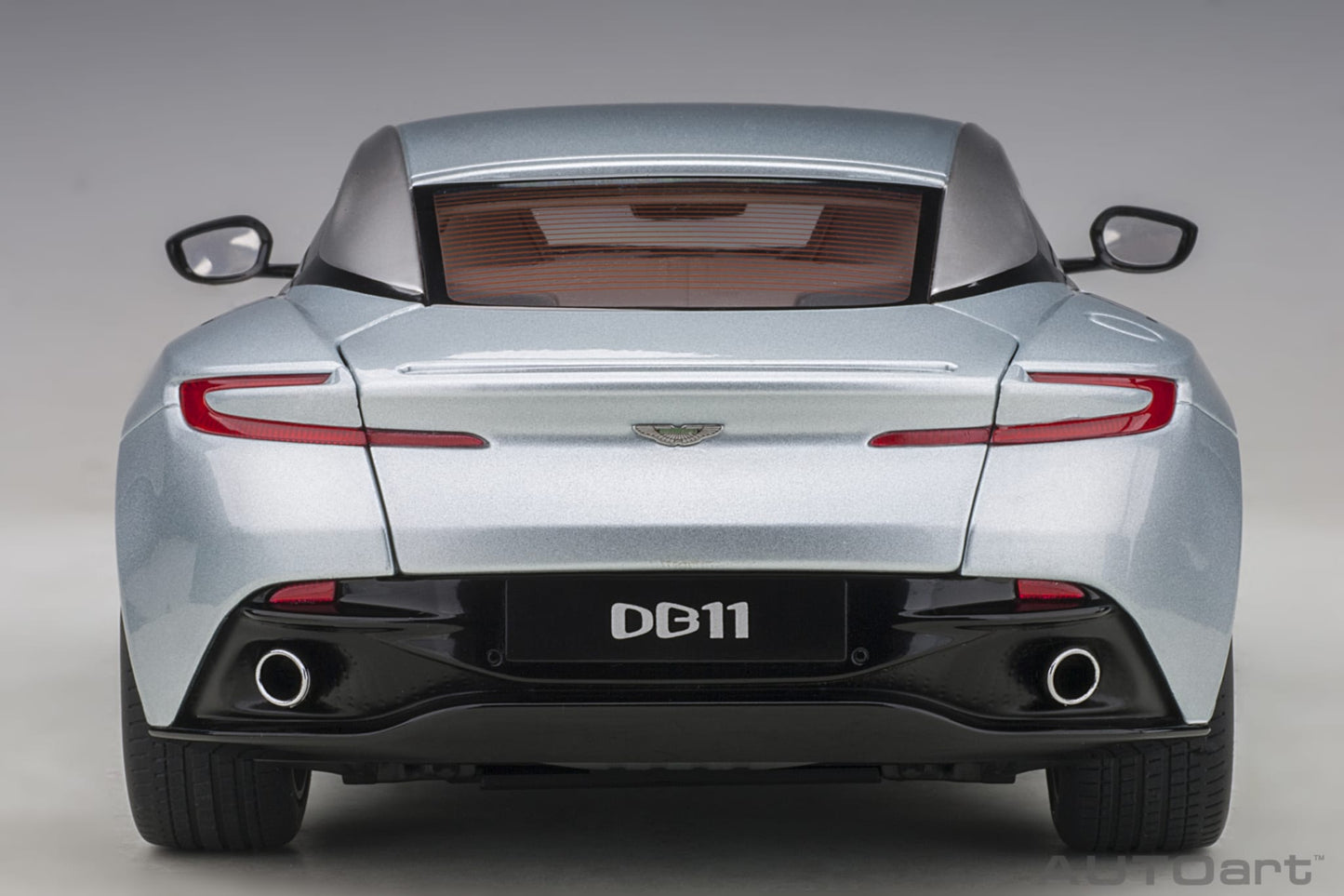 1:18 Aston Martin DB11 - Skyfall Silver - AUTOart - 70267