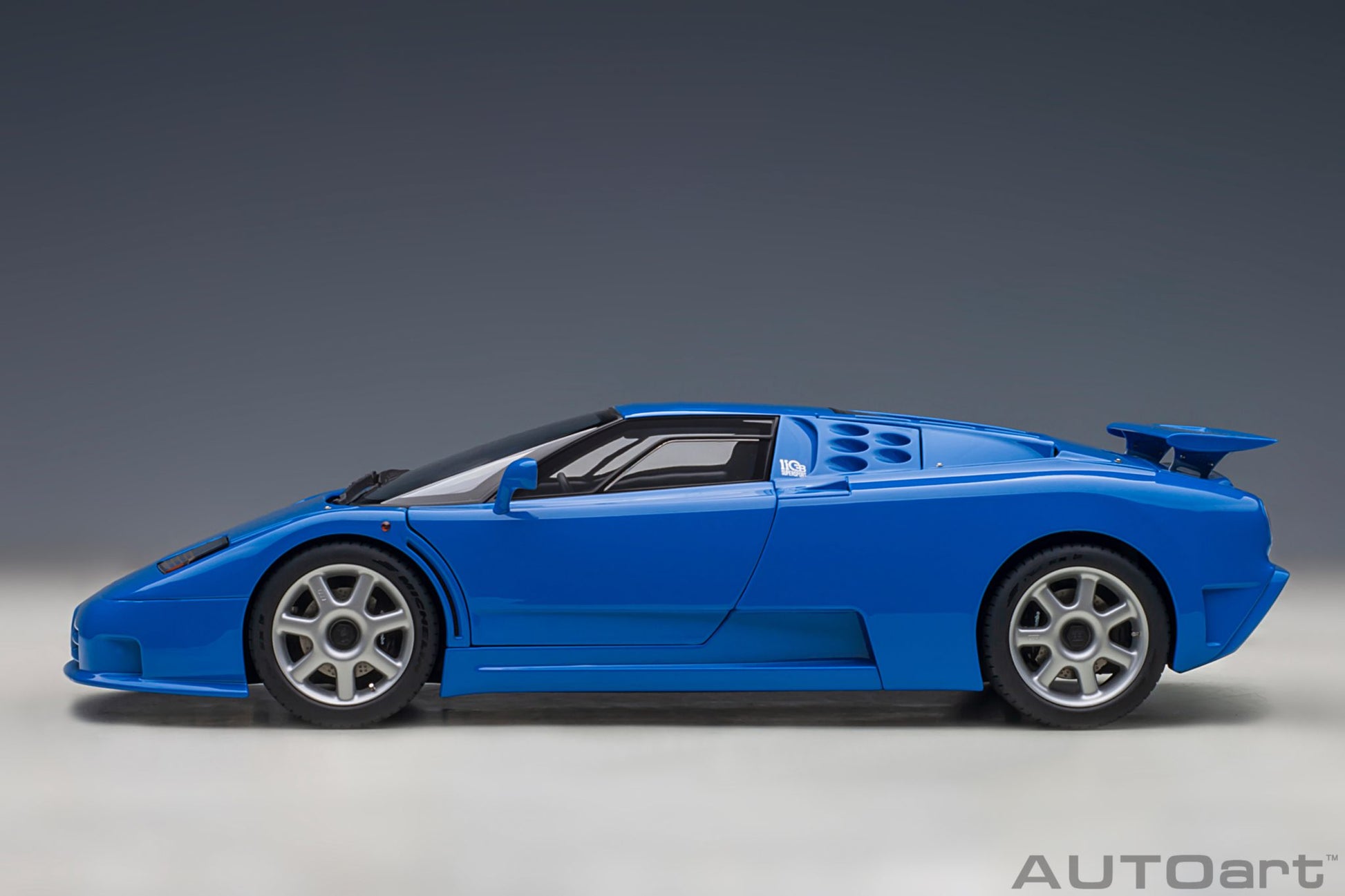 1:18 Bugatti EB110 SS - French Racing Blue - AUTOart - 70917
