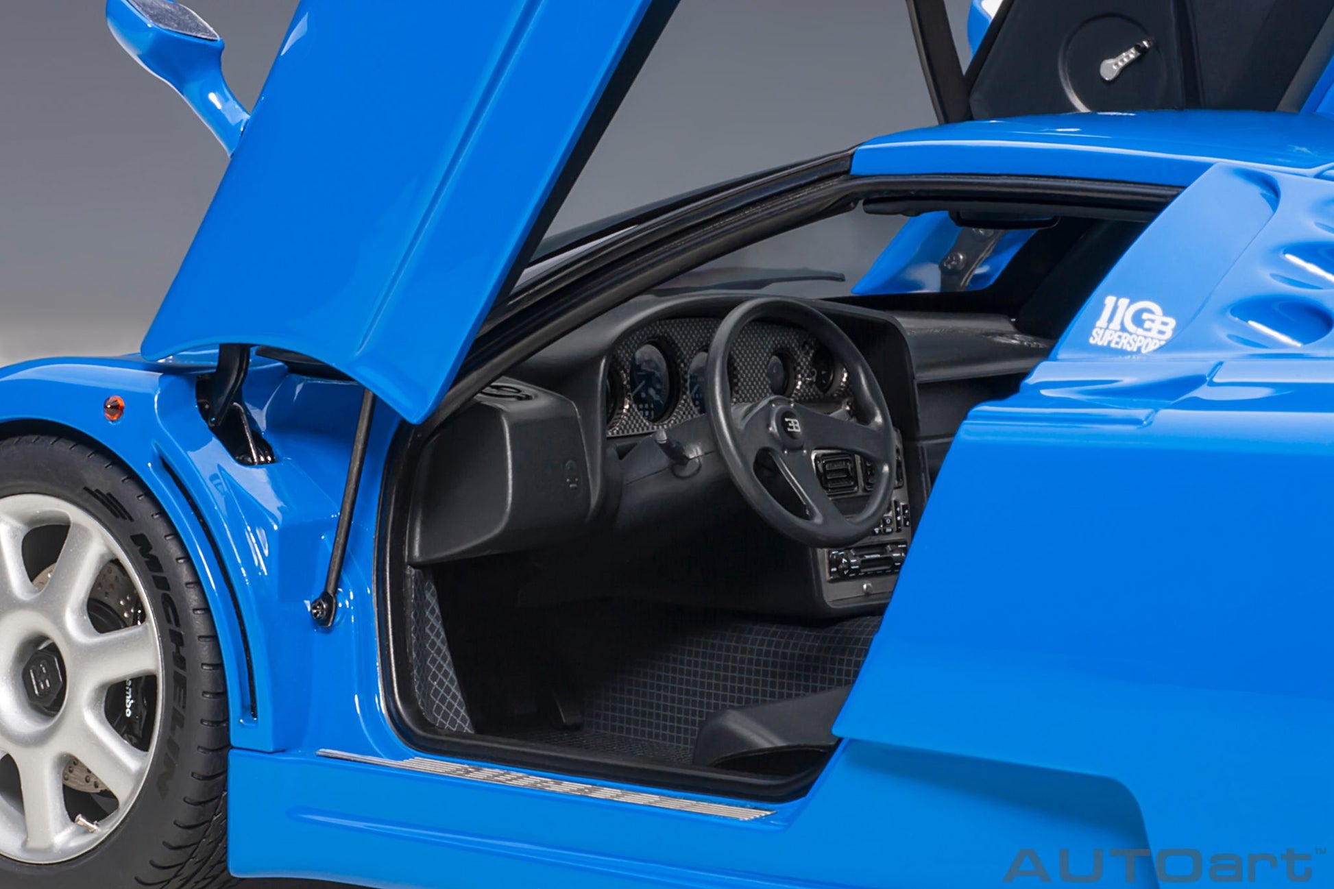 1:18 Bugatti EB110 SS - French Racing Blue - AUTOart - 70917