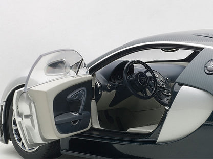 1:18 Bugatti Veyron 16.4 Super Sport - Dark Blue/Silver White Doors & Side Panels - AUTOart - 70939