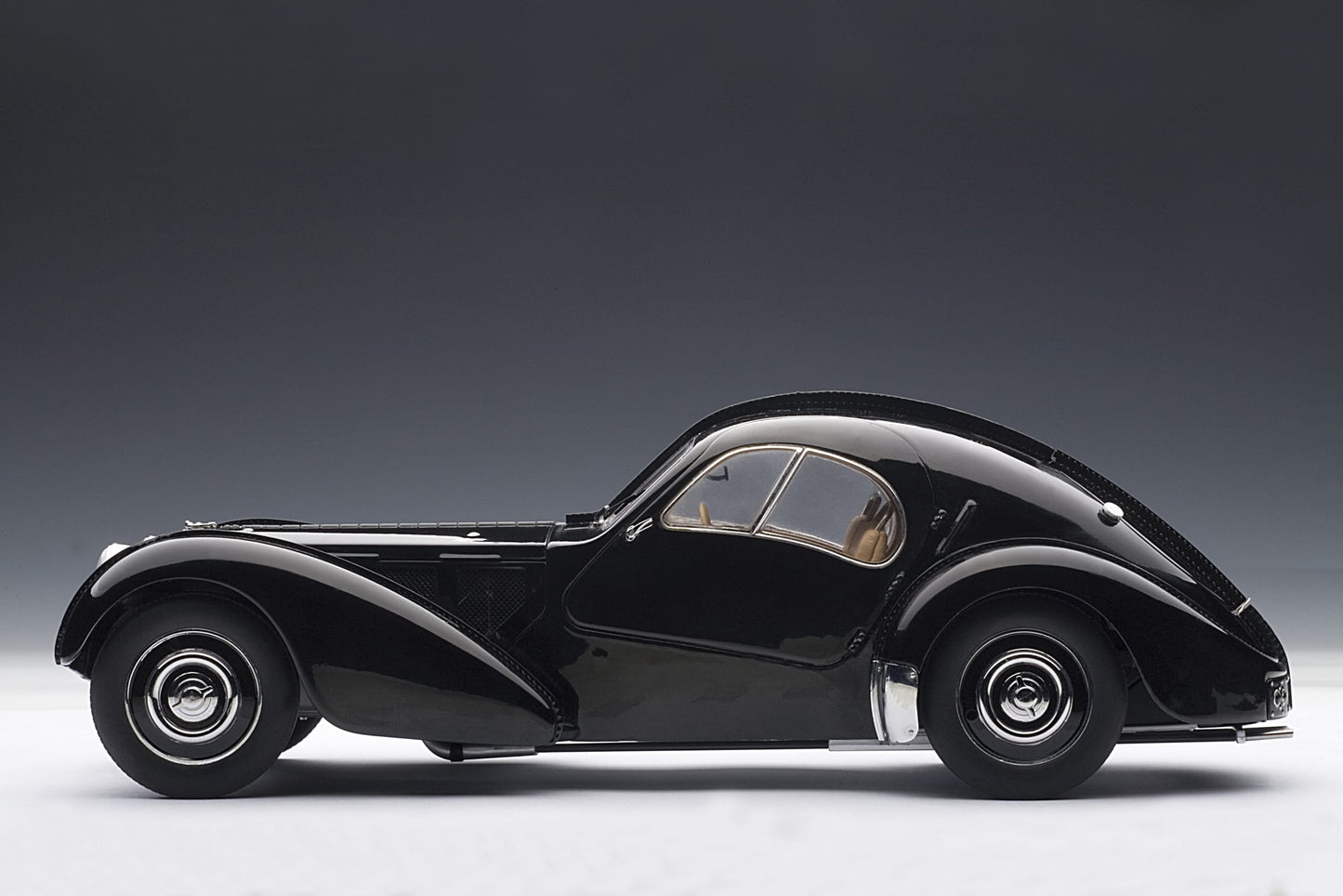 1:18 Bugatti 57SC Atlantic - 1938 - Black - AUTOart - 70941