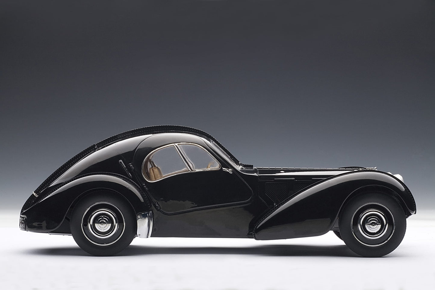 1:18 Bugatti 57SC Atlantic - 1938 - Black - AUTOart - 70941