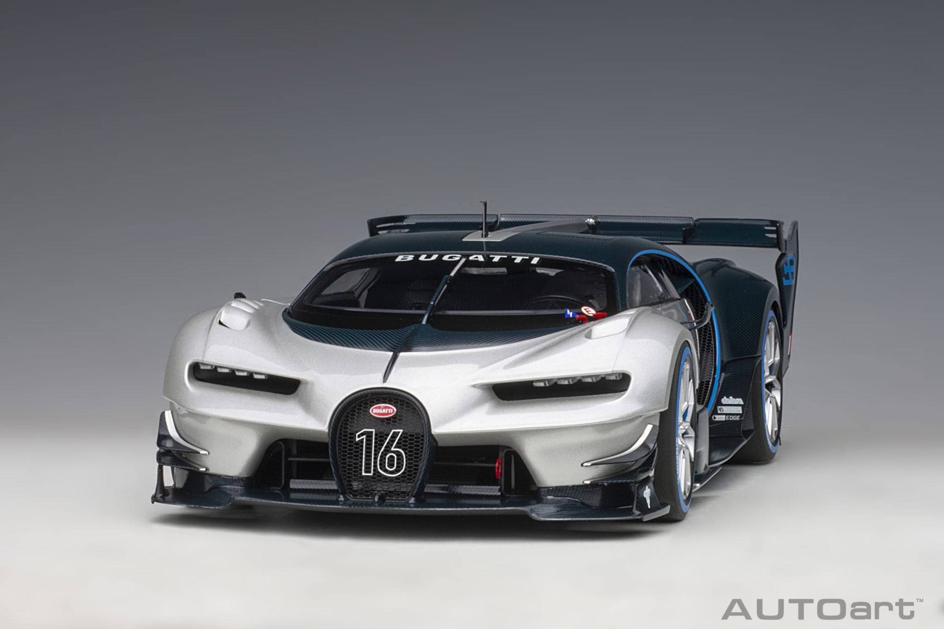 1:18 Bugatti Vision Gran Turismo - Argent Silver /Blue Carbon - AUTOart - 70987