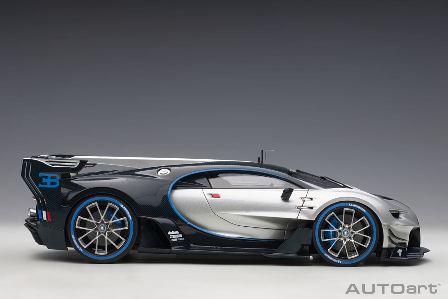1:18 Bugatti Vision Gran Turismo - Argent Silver /Blue Carbon - AUTOart - 70987