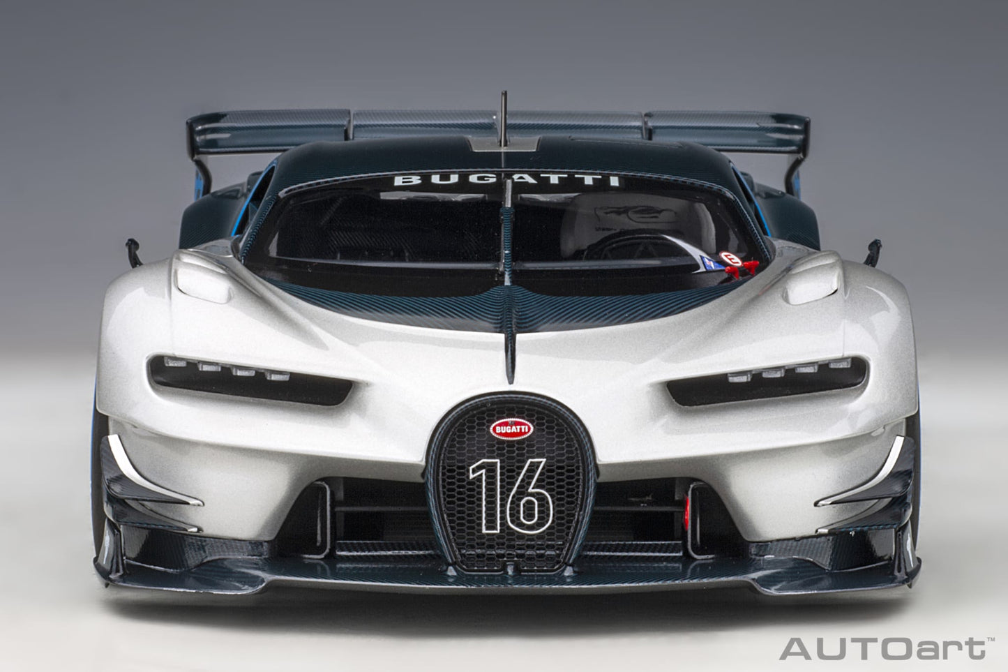 1:18 Bugatti Vision Gran Turismo - Argent Silver /Blue Carbon - AUTOart - 70987