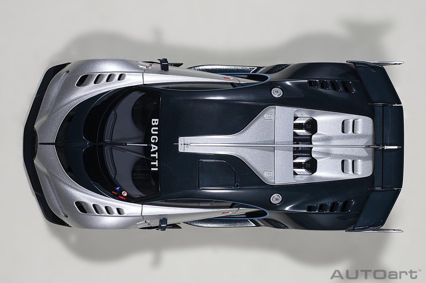 1:18 Bugatti Vision Gran Turismo - Argent Silver /Blue Carbon - AUTOart - 70987