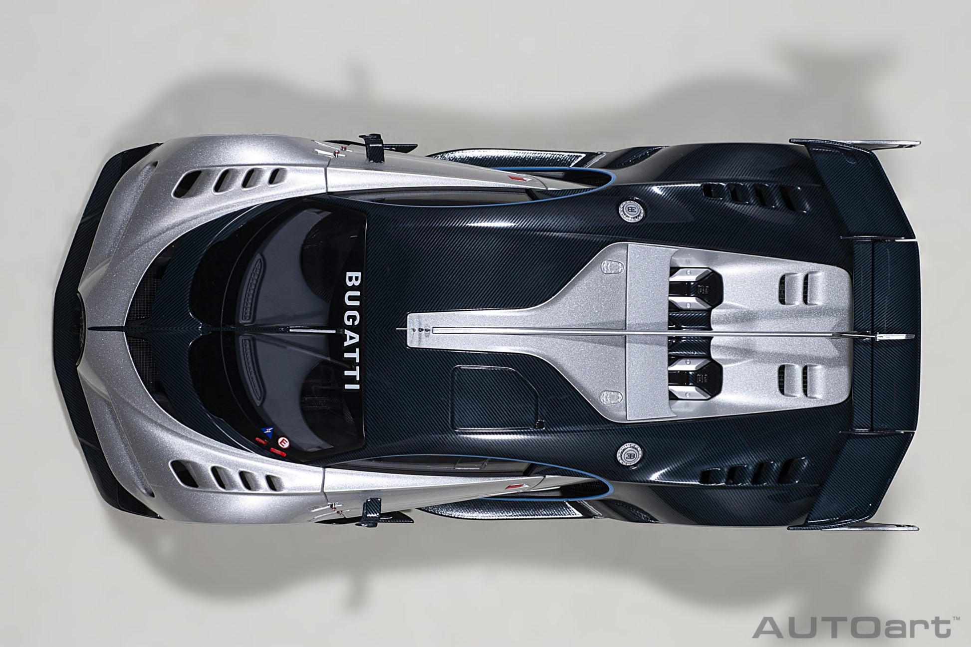 1:18 Bugatti Vision Gran Turismo Argent Silver /Blue Carbon