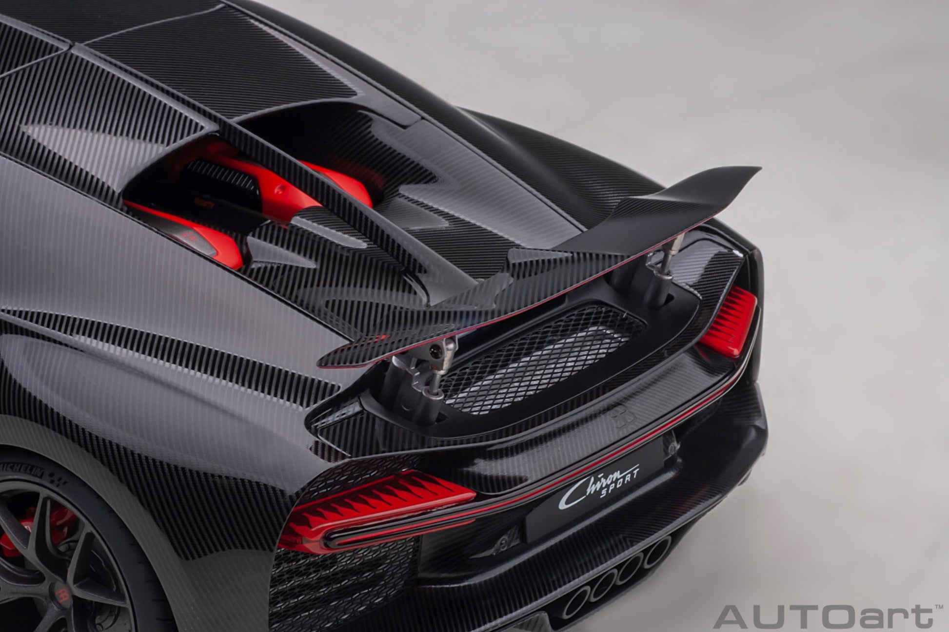 1:18 Bugatti Chiron Sport - 2019 - Italian Red /Carbon - AUTOart - 70996
