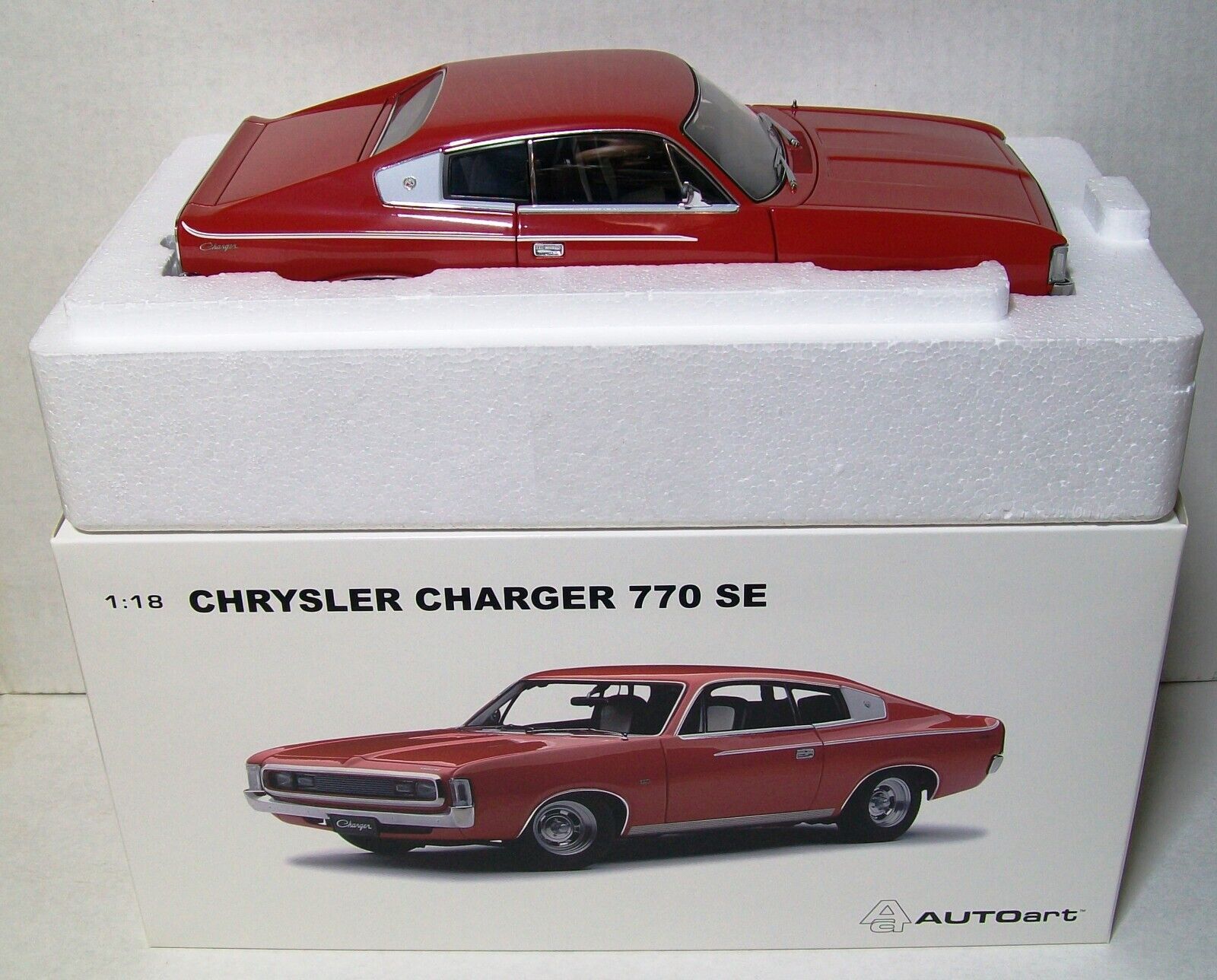 1:18 Chrysler VH Valiant E55 Charger 770 SE - 1972 - Vintage Red - AUTOart - 71507