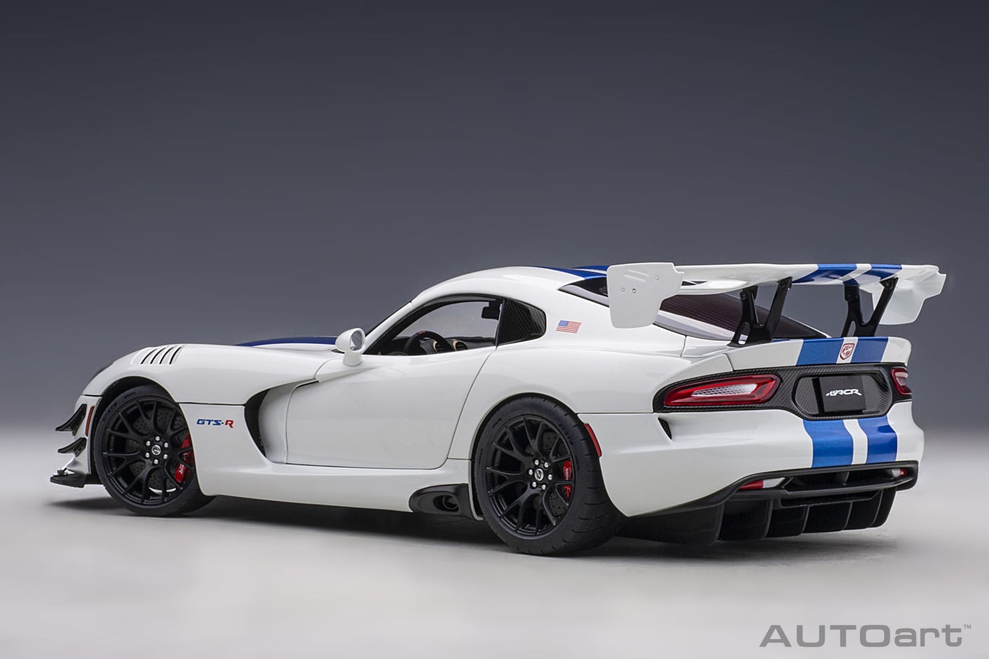 1:18 Dodge Viper GTS-R - Commemorative Edition ACR - 2017 - Pearl White w/Blue Stripes - AUTOart - 71731