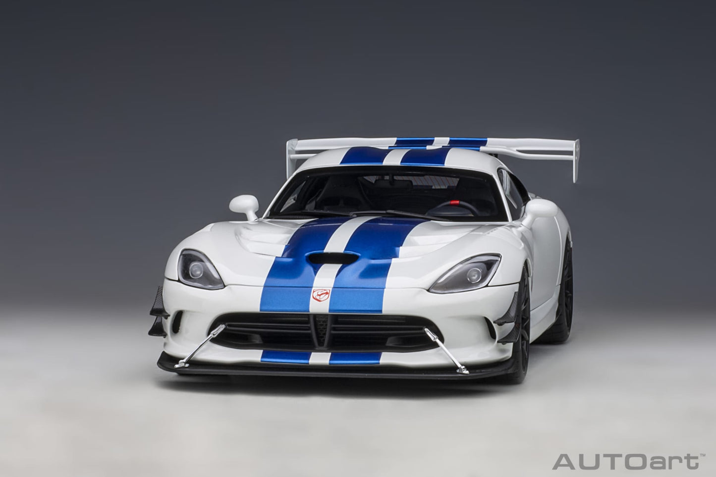 1:18 Dodge Viper GTS-R - Commemorative Edition ACR - 2017 - Pearl White w/Blue Stripes - AUTOart - 71731