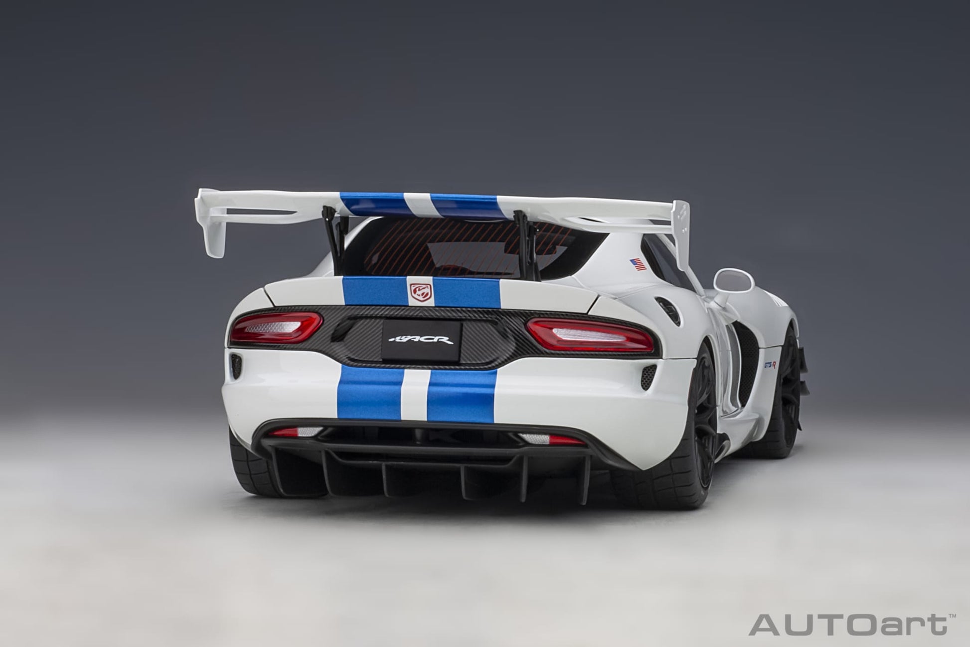 1:18 Dodge Viper GTS-R - Commemorative Edition ACR - 2017 - Pearl White w/Blue Stripes - AUTOart - 71731