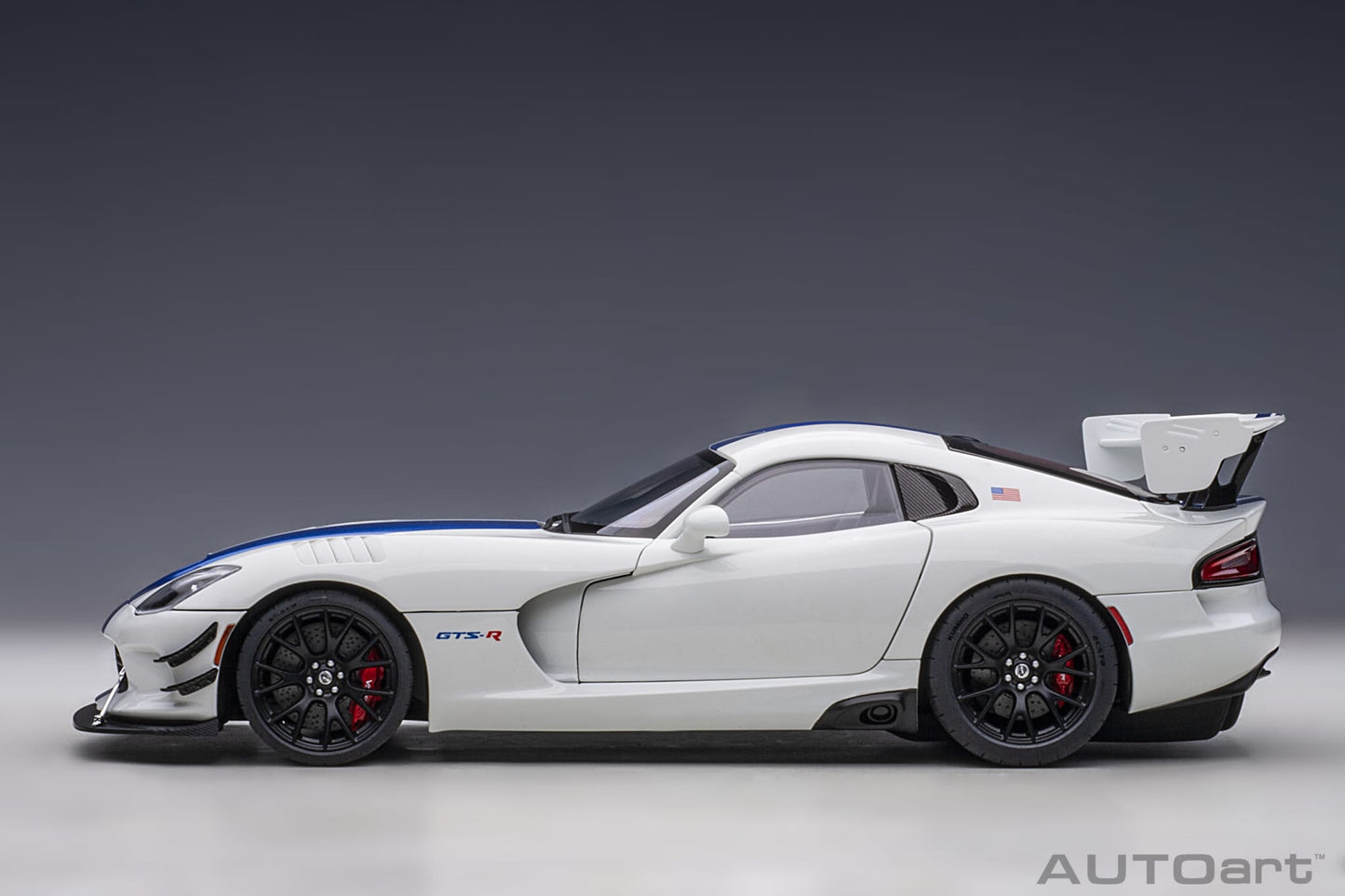 1:18 Dodge Viper GTS-R - Commemorative Edition ACR - 2017 - Pearl White w/Blue Stripes - AUTOart - 71731