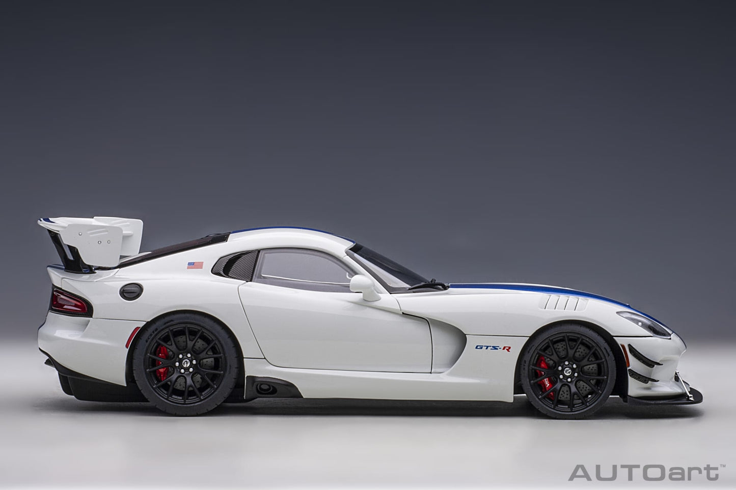 1:18 Dodge Viper GTS-R - Commemorative Edition ACR - 2017 - Pearl White w/Blue Stripes - AUTOart - 71731