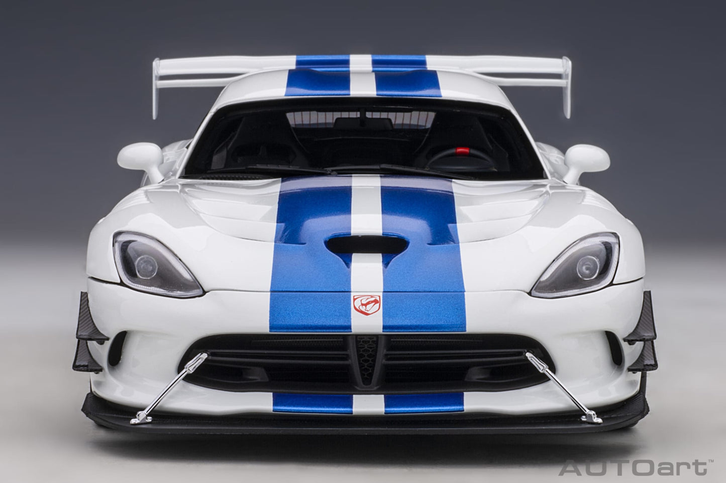 1:18 Dodge Viper GTS-R - Commemorative Edition ACR - 2017 - Pearl White w/Blue Stripes - AUTOart - 71731
