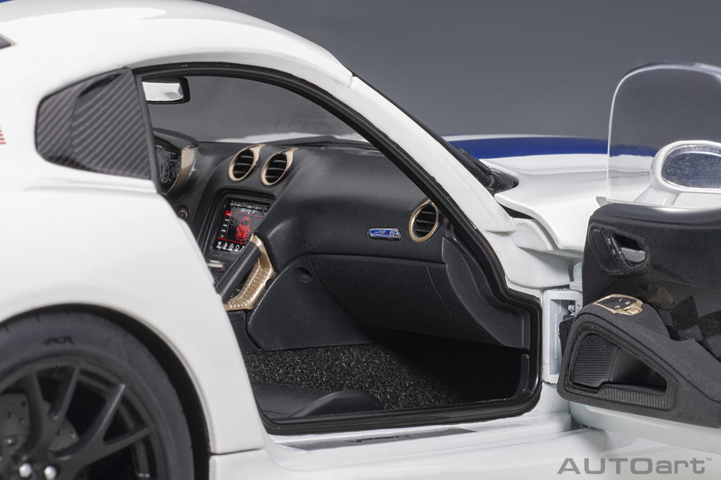 1:18 Dodge Viper GTS-R - Commemorative Edition ACR - 2017 - Pearl White w/Blue Stripes - AUTOart - 71731