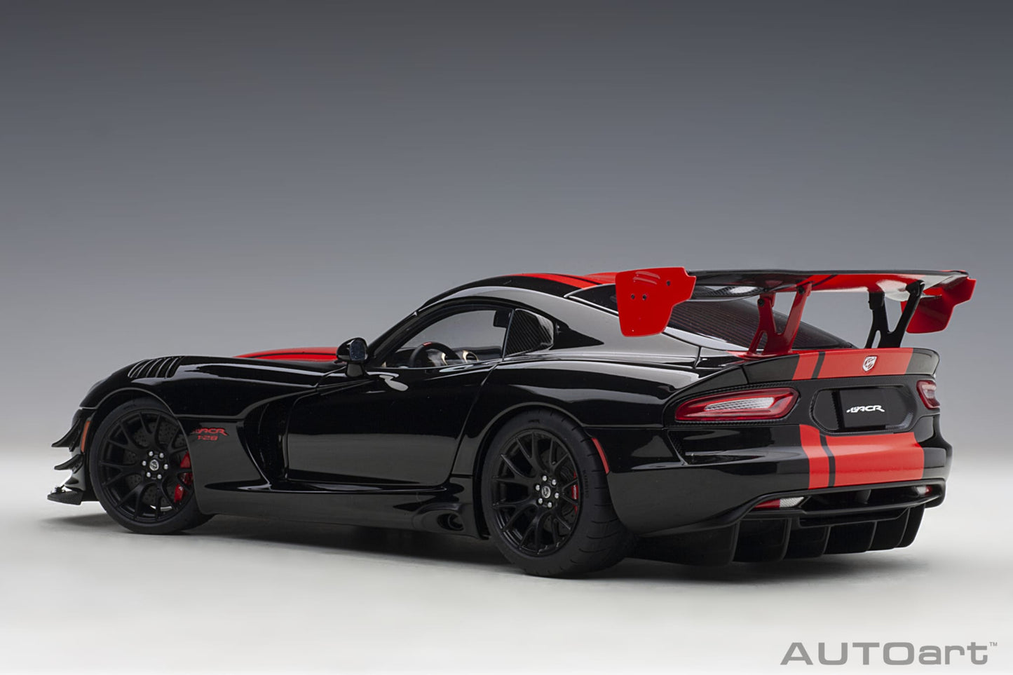 1:18 Dodge Viper ACR 1:28 Edition - 2017 - Black w/Red Stripes - AUTOart - 71732