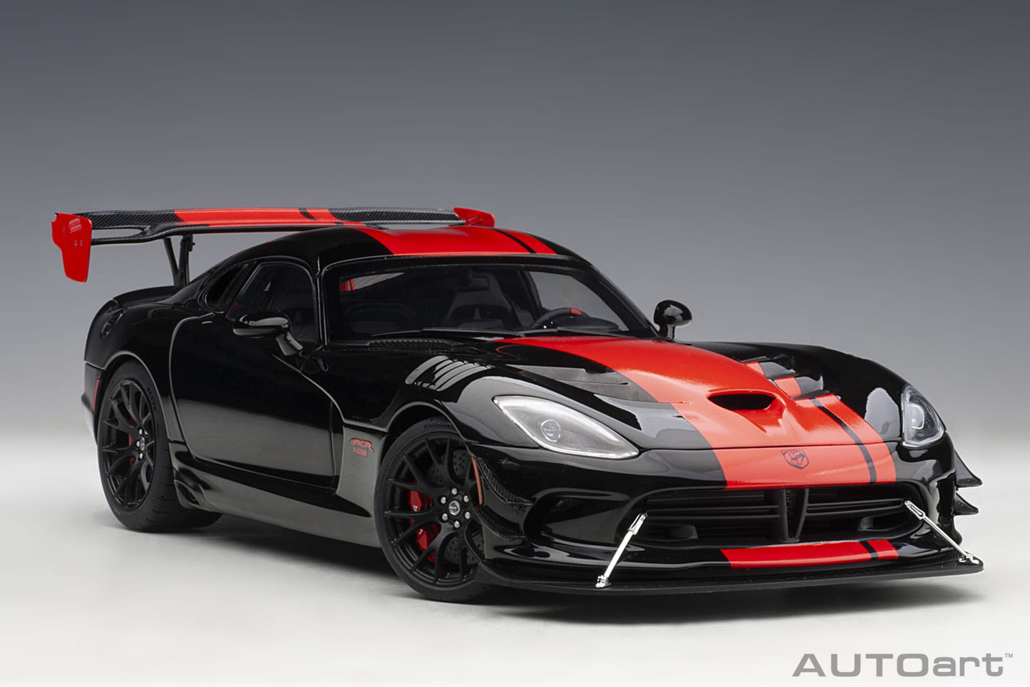 1:18 Dodge Viper ACR 1:28 Edition - 2017 - Black w/Red Stripes - AUTOart - 71732