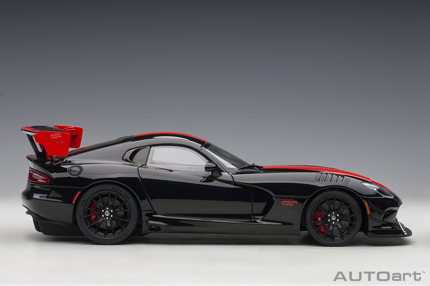 1:18 Dodge Viper ACR 1:28 Edition - 2017 - Black w/Red Stripes - AUTOart - 71732