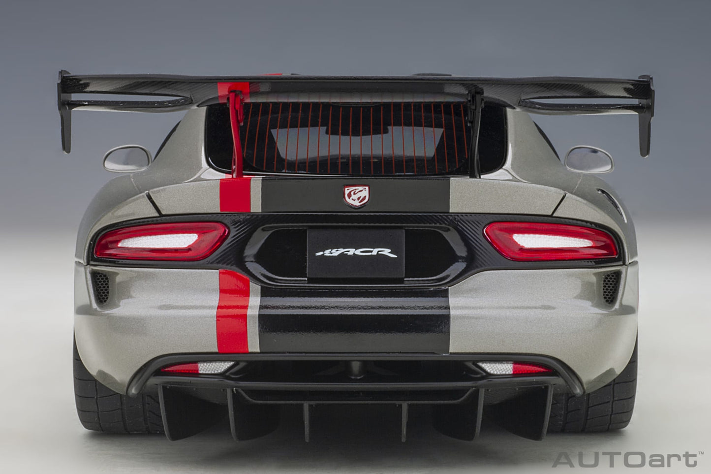 1:18 Dodge Viper ACR - 2017 - Billet Silver Metallic w/Black Stripes - AUTOart - 71733