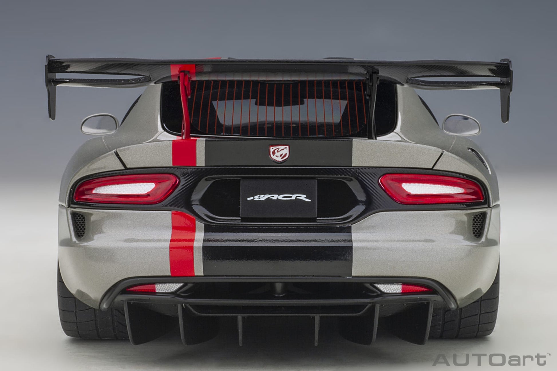 1:18 Dodge Viper ACR - 2017 - Billet Silver Metallic w/Black Stripes - AUTOart - 71733
