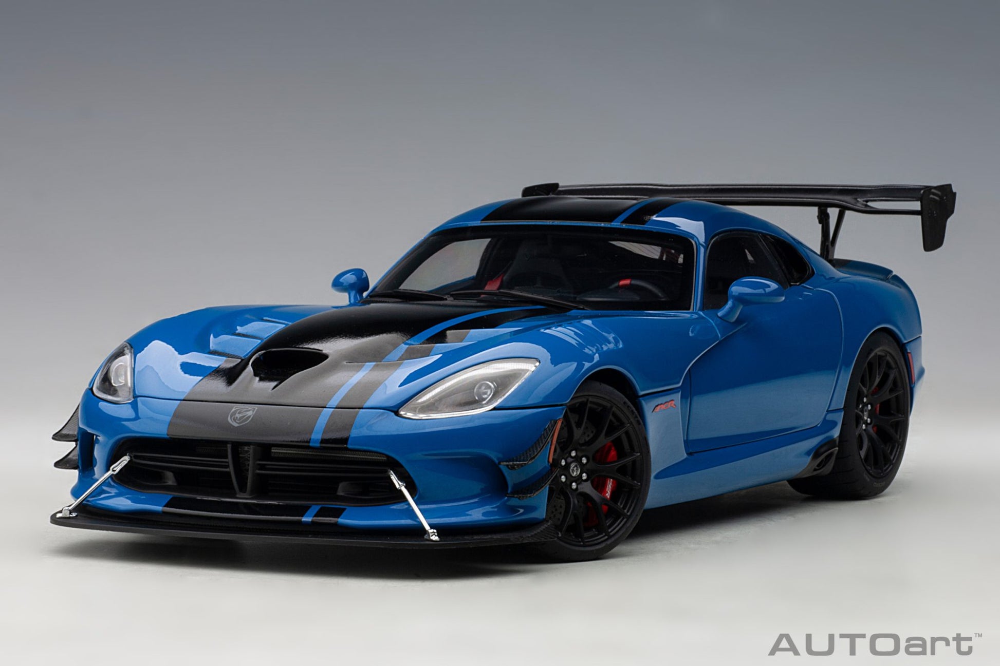 1:18 Dodge Viper ACR - 2017 - Competition Blue w/Black Stripes - AUTOart - 71734