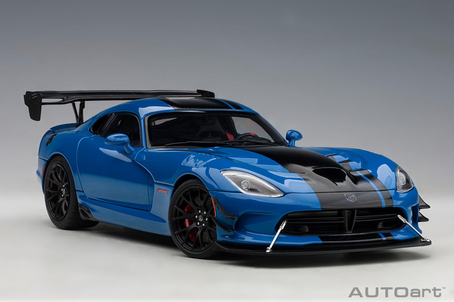 1:18 Dodge Viper ACR - 2017 - Competition Blue w/Black Stripes - AUTOart - 71734