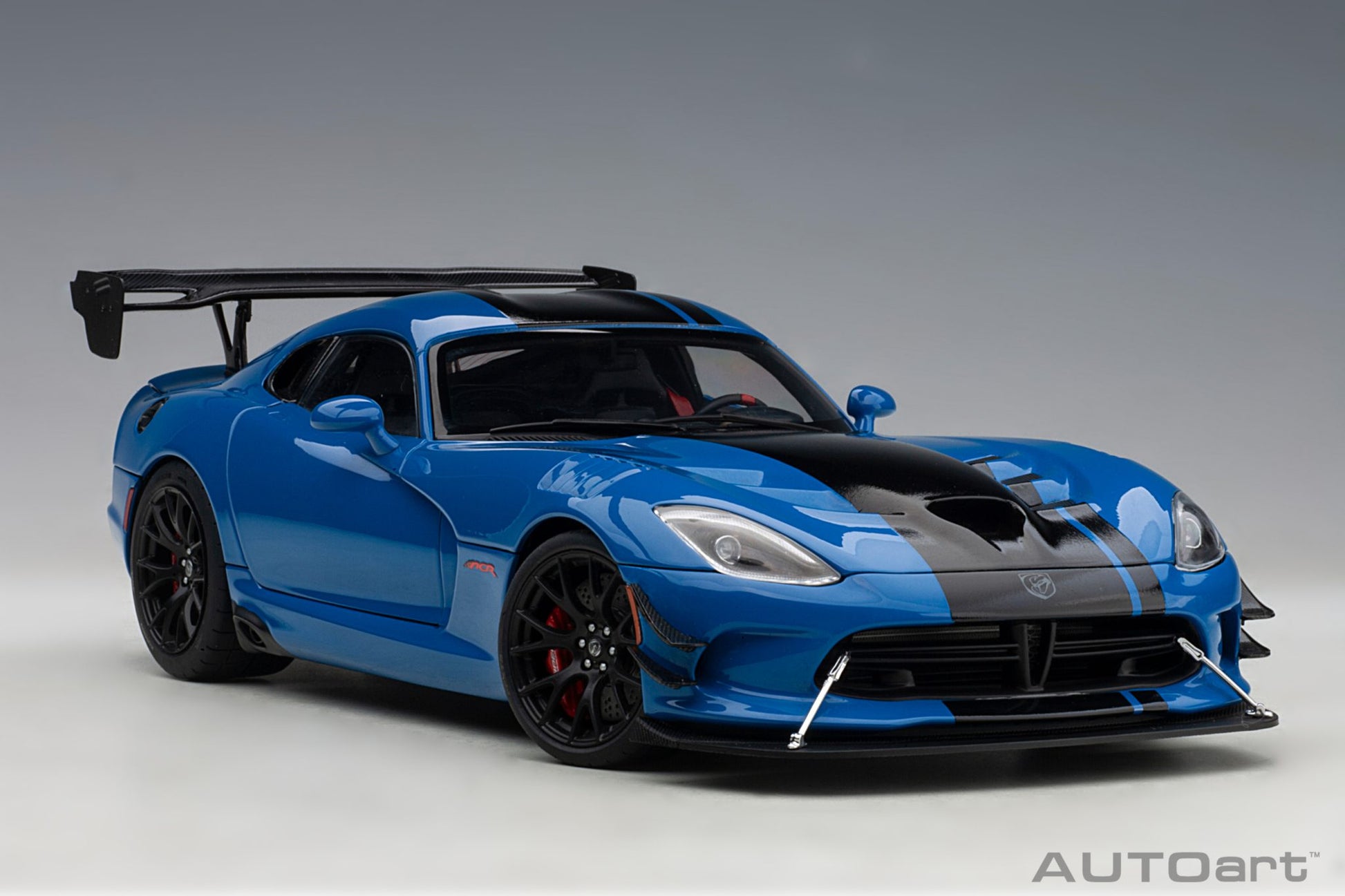 1:18 Dodge Viper ACR - 2017 - Competition Blue w/Black Stripes - AUTOart - 71734