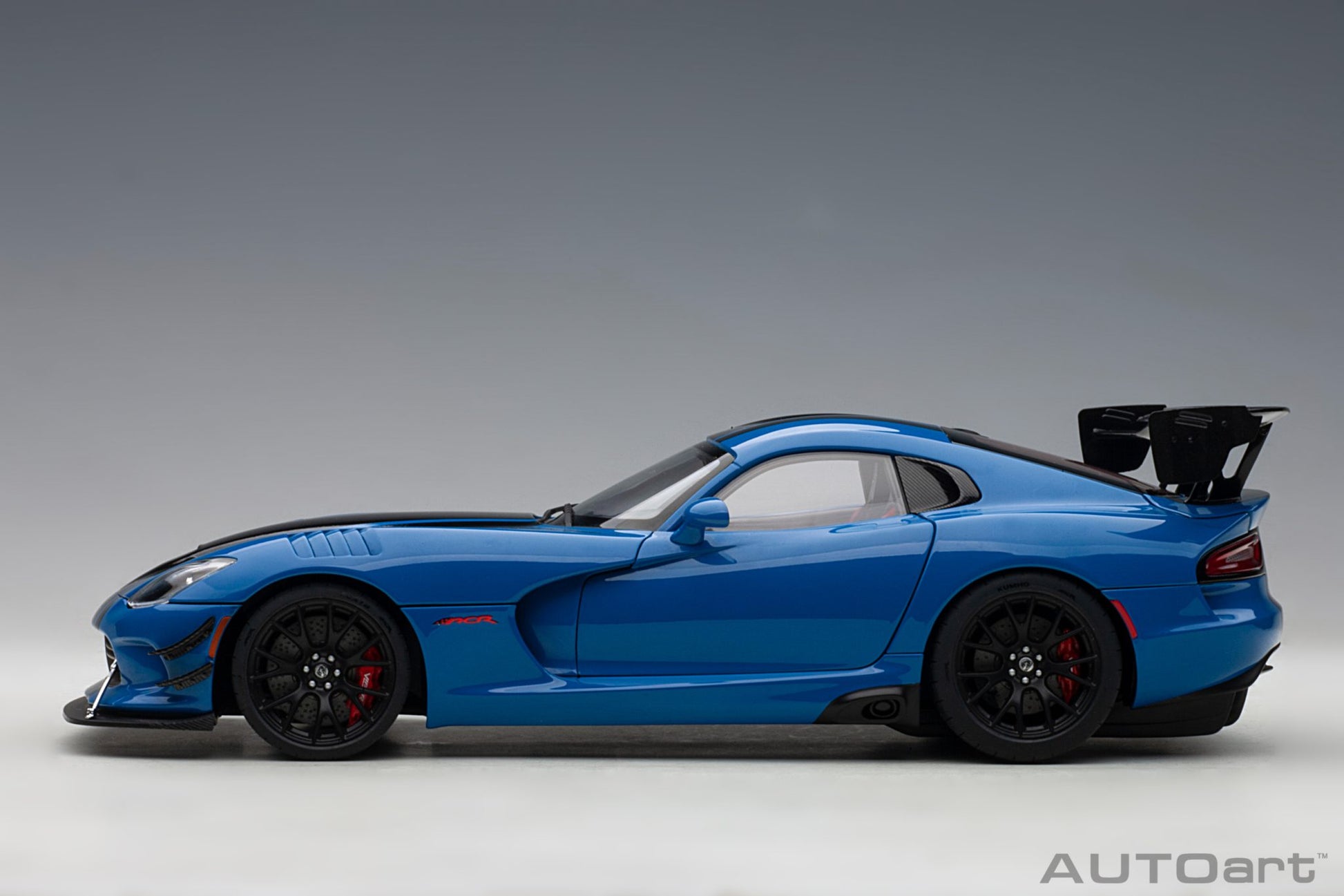 1:18 Dodge Viper ACR - 2017 - Competition Blue w/Black Stripes - AUTOart - 71734