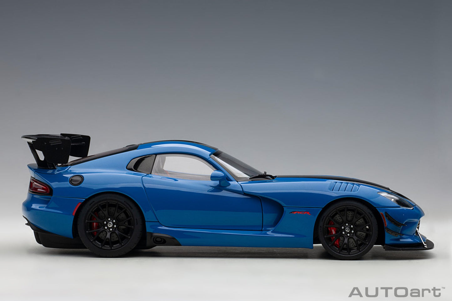 1:18 Dodge Viper ACR - 2017 - Competition Blue w/Black Stripes - AUTOart - 71734