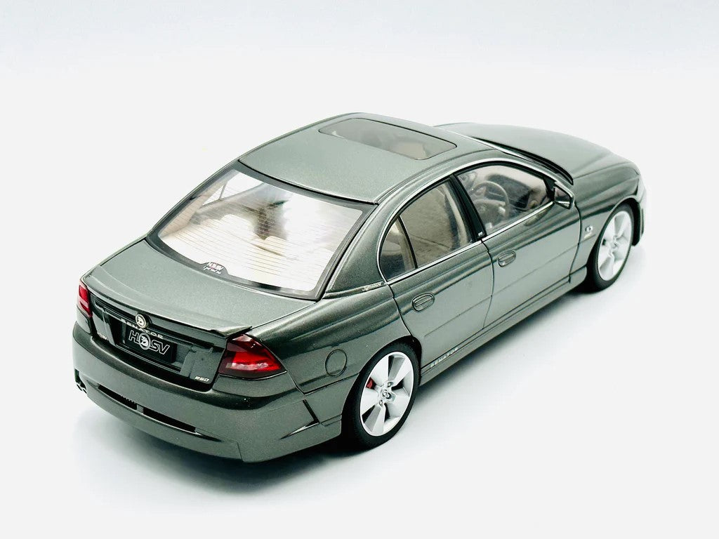 1:18 Holden HSV Y Series Senator Signature - Turbine Grey - AUTOart - 72521