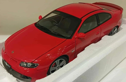 1:18 Holden HSV GTS Coupe Series 2 - Sting Red - AUTOart - 72546