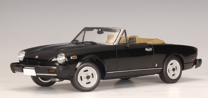 1:18 Fiat 124 Spider - Black - AUTOart - 72611