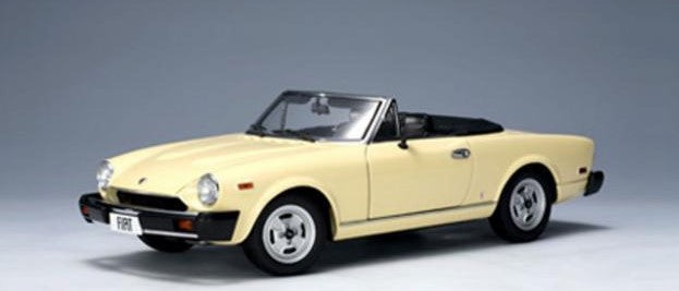 1:18 Fiat 124 Spider - Cream - AUTOart - 72613