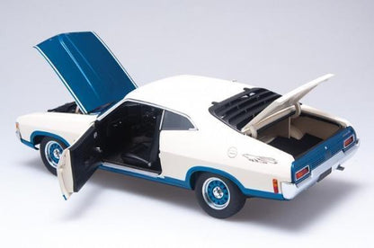 1:18 Ford XA Falcon Superbird - Polar White/Cosmic Blue - AUTOart - 72728