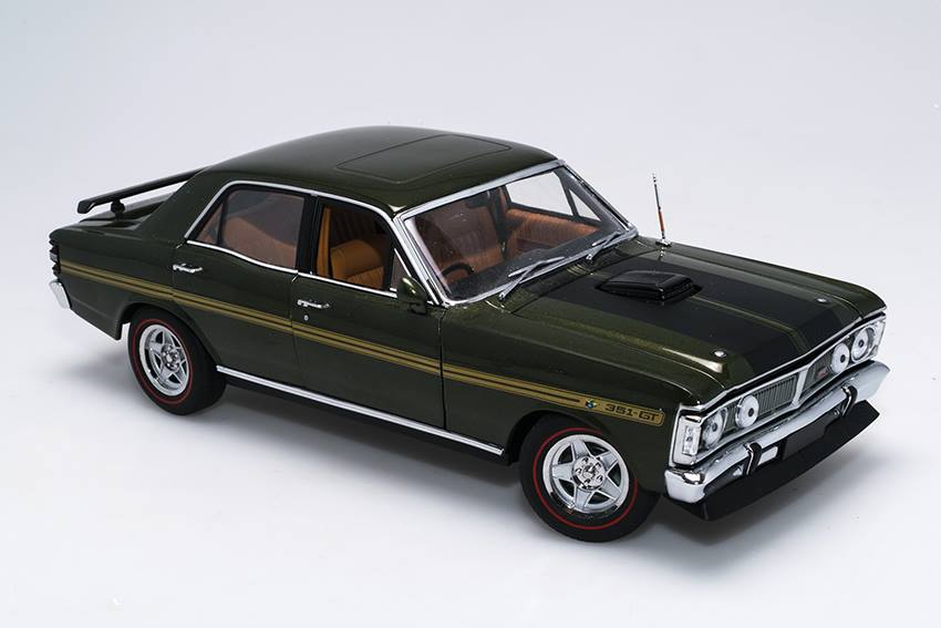 1:18 Ford XY Falcon GTHO - Jewel Green - AUTOart - 72778